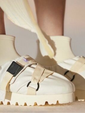 Yume Yume Nawa Camp Shoe Mid / High – White – EU 38 / US 7